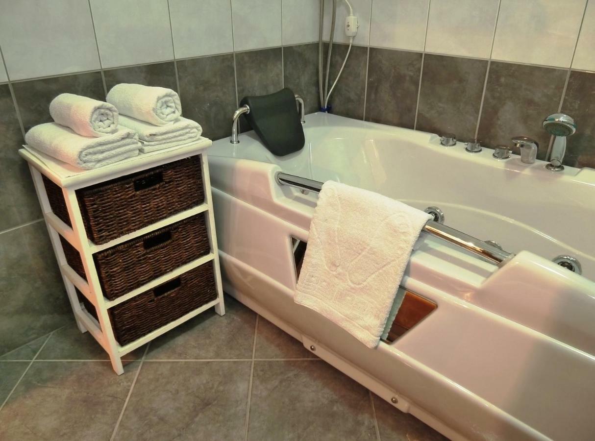 Nice Apartment & Room In Cavtat Bagian luar foto