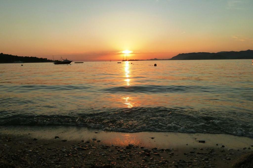 Nice Apartment & Room In Cavtat Bagian luar foto