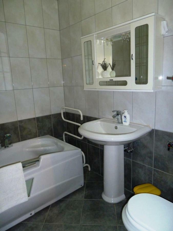 Nice Apartment & Room In Cavtat Bagian luar foto