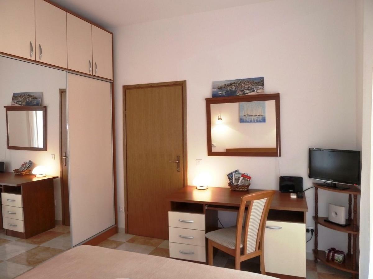 Nice Apartment & Room In Cavtat Bagian luar foto